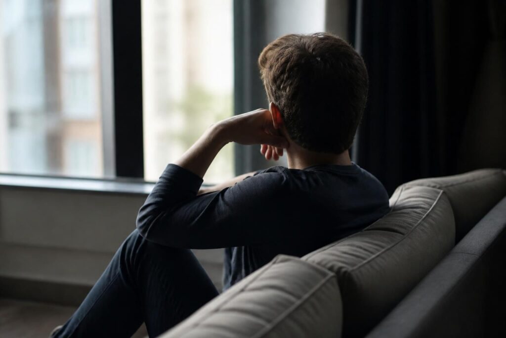 Menschen, die selten um Hilfe bitten: 8 prägende Kindheitserfahrungen